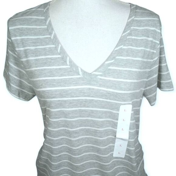 ISABEL MATERNITY BY INGRID & ISABEL GRAY & WHITE STRIPE V-NECK T-SHIRT SZ.L NWT - Picture 4 of 8